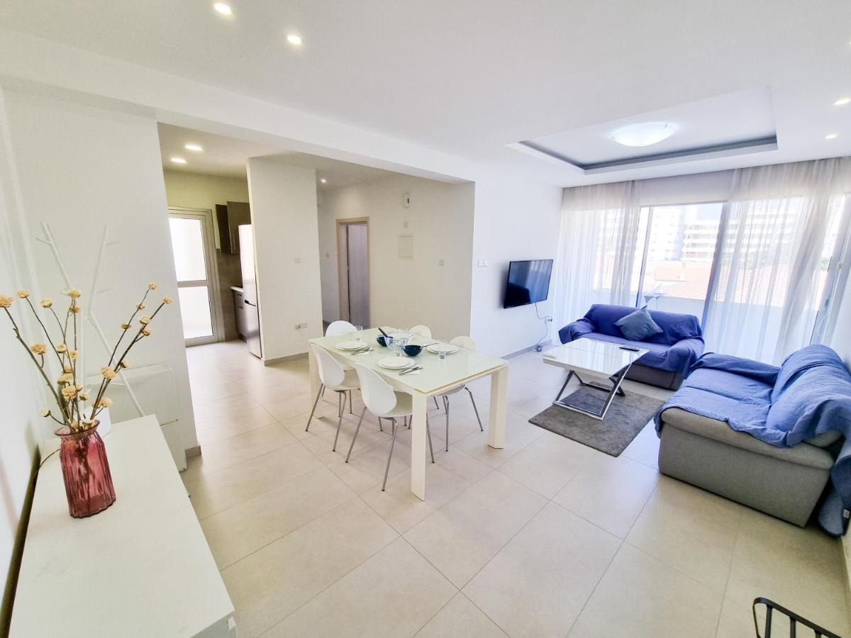 Seaside Elegance Retreat Daire Larnaca Dış mekan fotoğraf